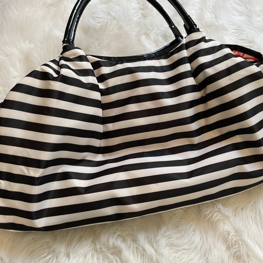 DSW Travel bag black and white stripe